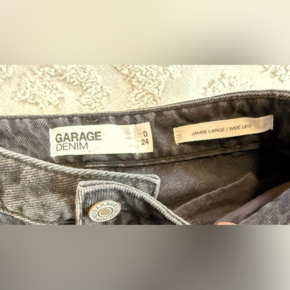 Women's Black Distressed Jeans - Picture 4 of 4